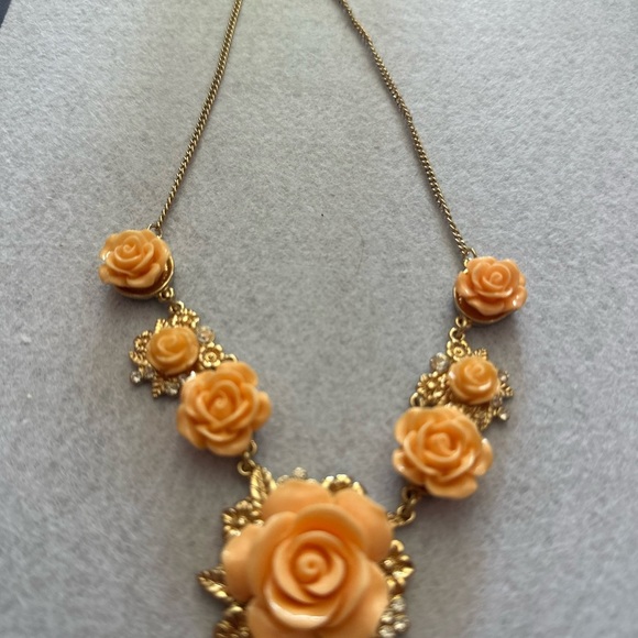 None Jewelry - Chic Gold and Orange Floral Necklace